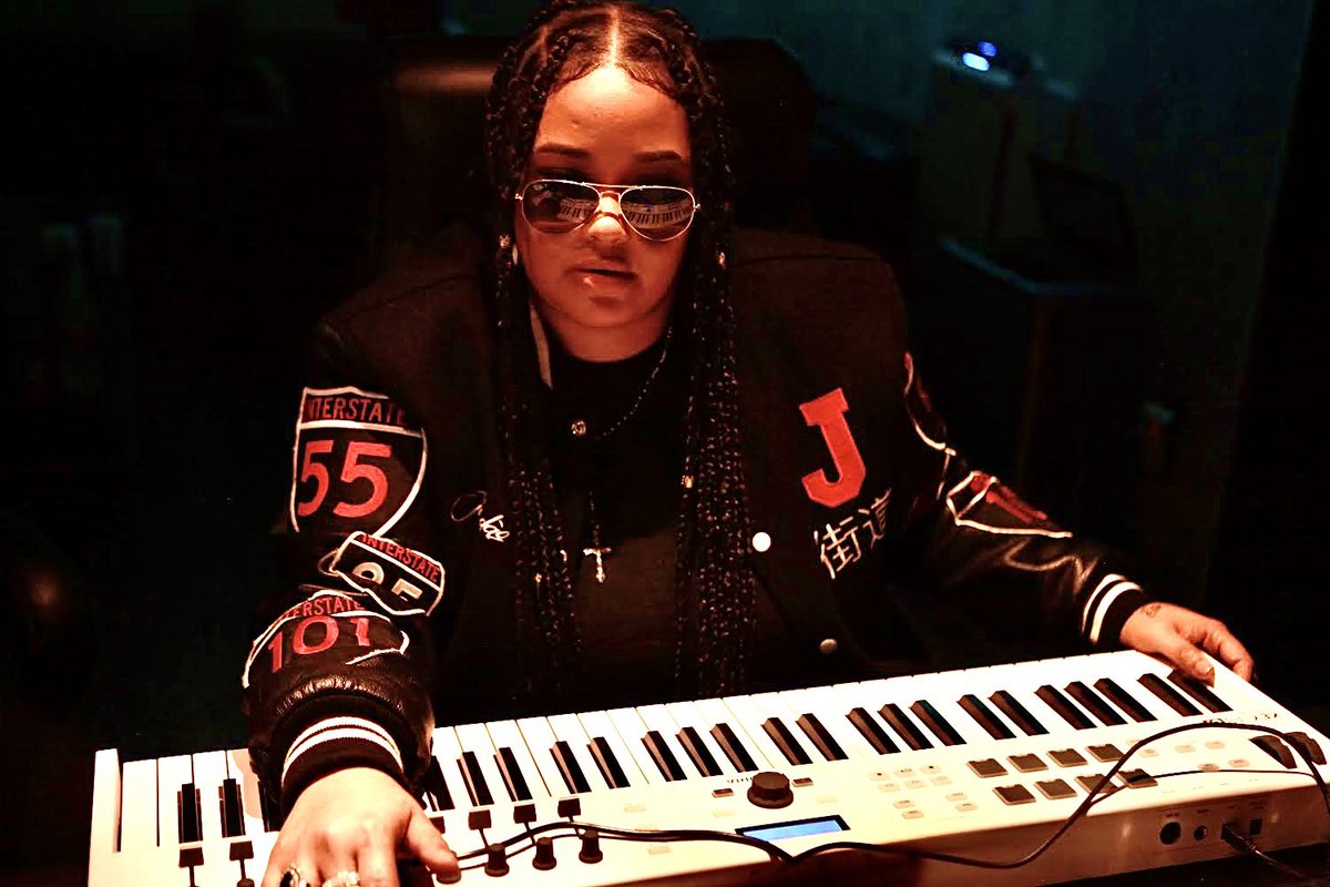 LSTREETZ's tweet photo. Been going crazy making beats and music!
(#ThankDaPlug2 Hosted by Dj Scream and #Bailar video out now https://t.co/EsijS6tksX
(Jacket my brand #Jiedao https://t.co/LqPpWx6ubh ) https://t.co/TLcyK3Vyic