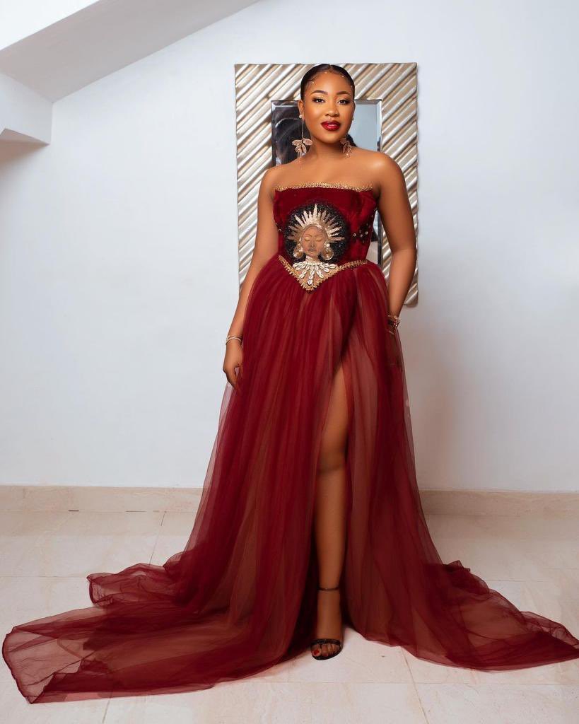 strawapril's tweet photo. Best Dressed female

Like for Alex
Retweet for Erica

#14thHeadies https://t.co/EaaenLv6g8