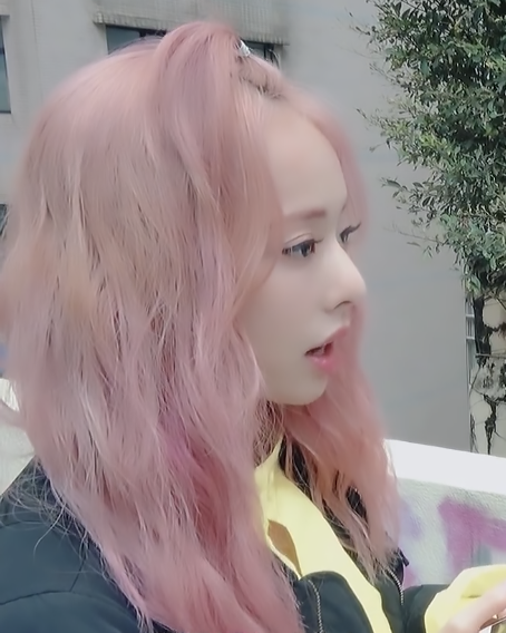 vivihourly's tweet image. #VIVI 
[♡] 
@loonatheworld