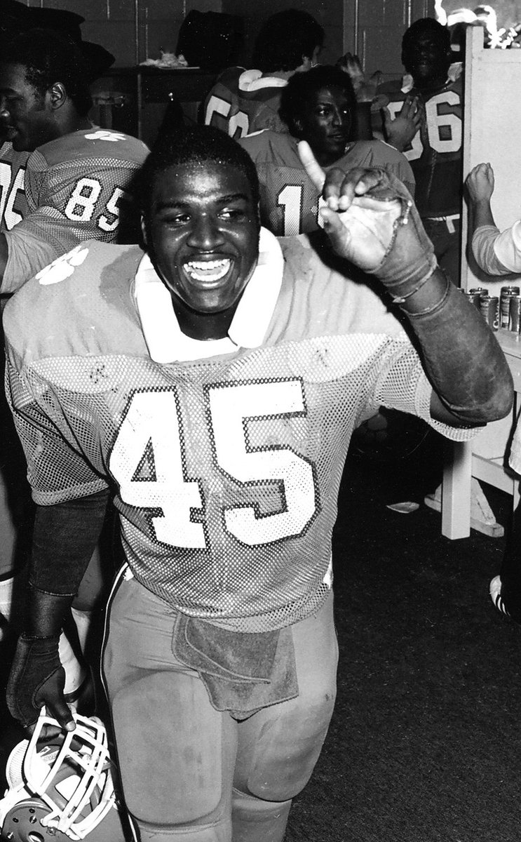 SCFootballHOF's tweet image. Celebrating our Inductees!
Jeff Davis 
#SCFHOF16 #NationalChampion #PAWJourney #BlackHistoryMonth
@ClemsonFB @Buccaneers @cfbhall 
scfootballhof.org/inductees/indu…