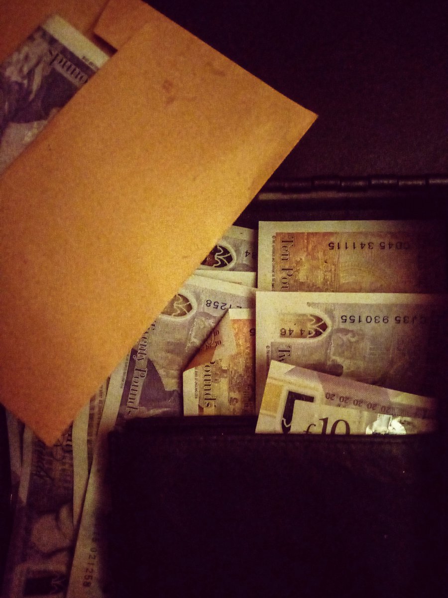DanteB91's tweet photo. Here comes the money!! 💷💷💶💶💵💵💰💰 https://t.co/DqWNlLPjA7