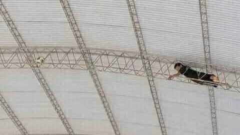 Profe: no hay fútbol porque la pelota se quedó en el techo 

El que repitió 5 veces: