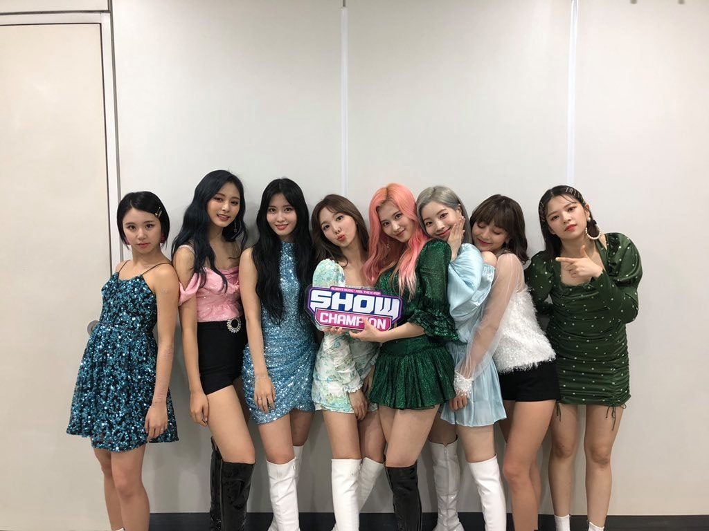 2ICE_twt's tweet photo. ‹  ➮  하나 둘 셋  🚧  Onᥱ ın ᥲ mıllıon!  ꗃ  wᥱ'rᥱ @. 2ICE! 」ᥲt #DolceGx2ICE + #DolceGAPERTURADAY

Ayer por la noche viajamos hacia Milán Italia para la gran esperada apertura de D&amp;C. Andamos con toda la energía del mundo para subir a dar nuestro espectáculo. 💗 https://t.co/IAOvjPxTAe
