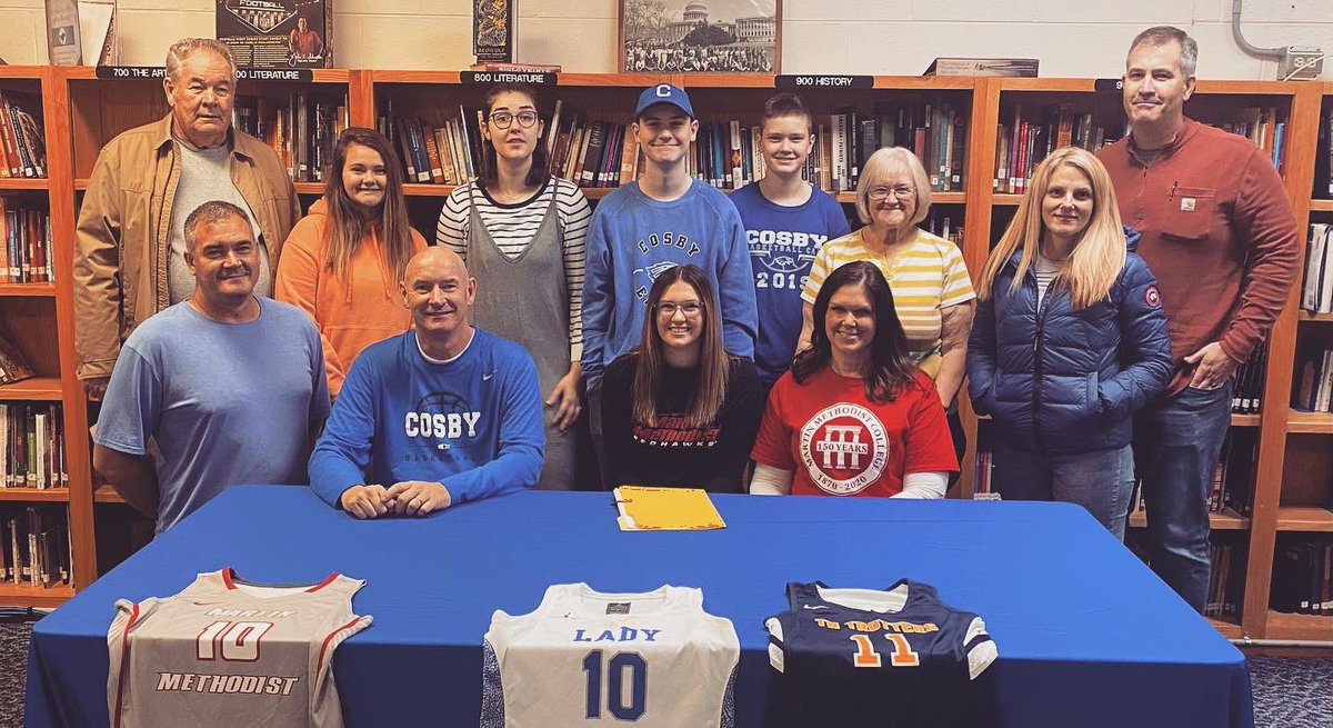 laurenfaith34's tweet photo. Official✍🏼🏀
#rowdyredhawk https://t.co/hFji8u6ZTu