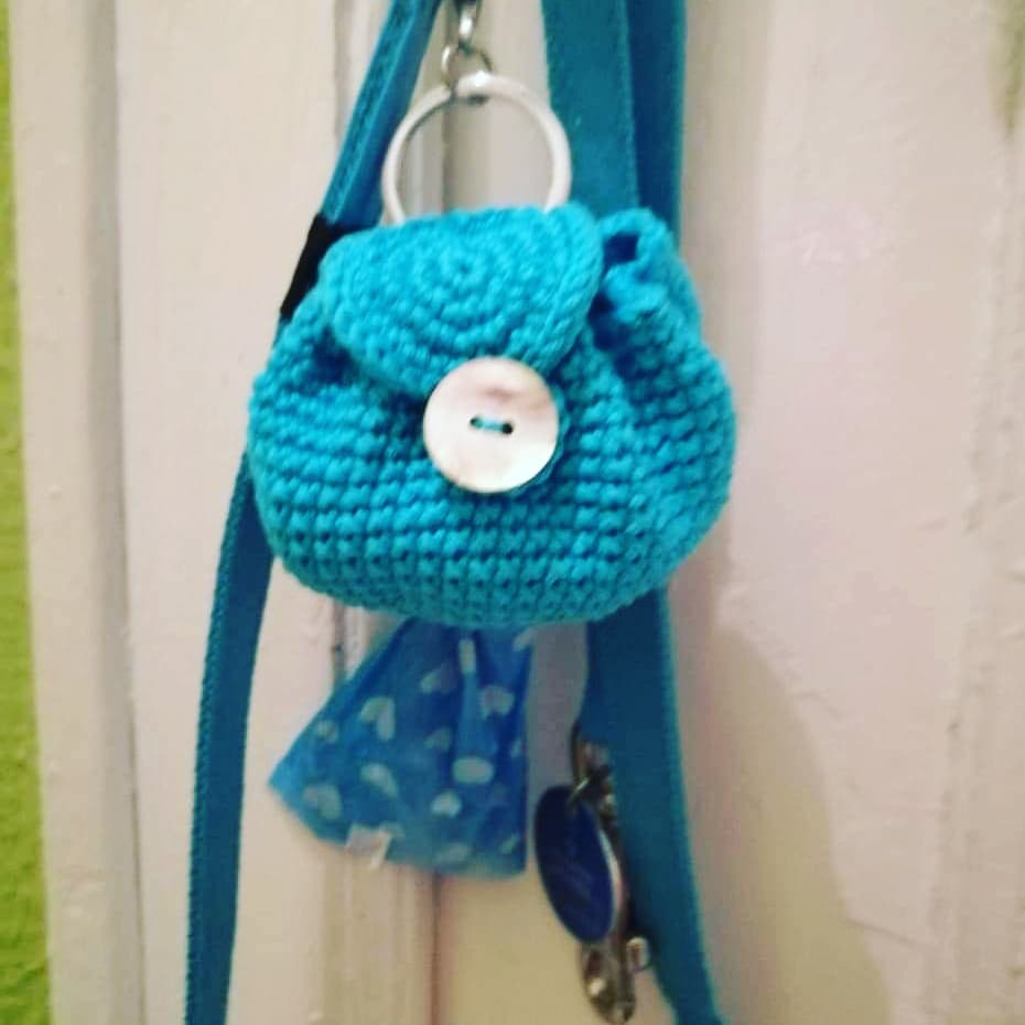 MercyCreaciones's tweet photo. Mini mochilas para las bolsitas de perro para colgar en la correa (está es la versión 2). 
Dime qué color prefieres y la creo por encargo! #handmade #hechoamano #crochet #ganchillo #artesania #artesanialocal #encargospersonalizados #bolsas #perro
https://t.co/lIntApXpqi https://t.co/vapt0m645d