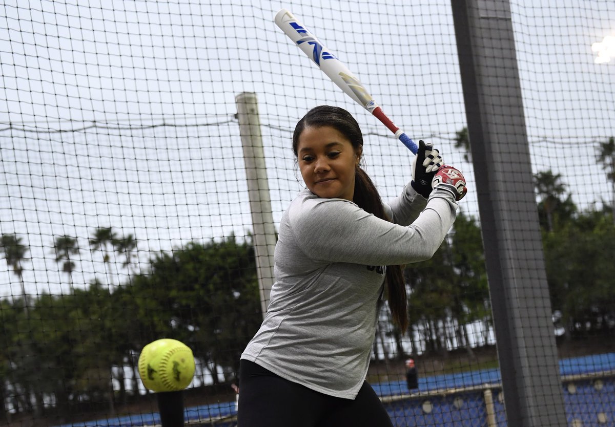 sluggerFP's tweet image. I'm looking and I'm liking. #CustomCrafted #LXT