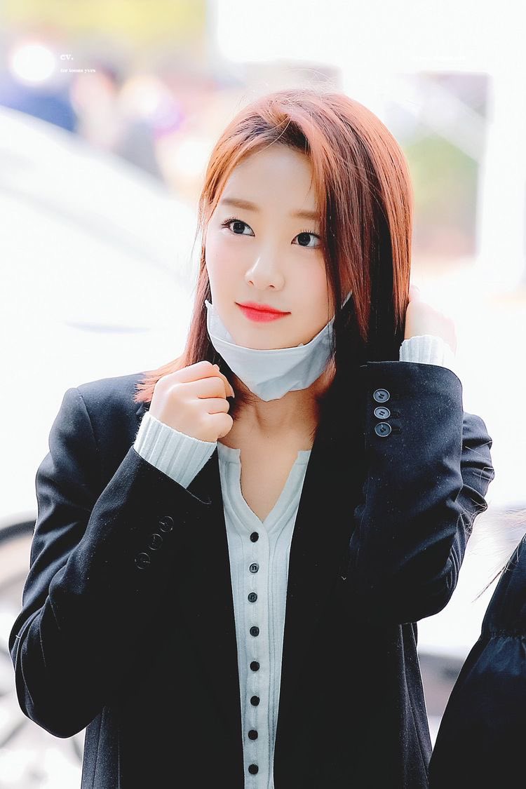 lxckyse7en's tweet photo. ⠀⠀      ##.  𝗢𝗡𝗘 &amp; 𝗢𝗡𝗟𝗬’𝗦
                     𝗖𝗢𝗠𝗘𝗕𝗔𝗖𝗞

Tan pronto acabó la feria donde tomé el papel de chef y mesera, llegué a apoyar a mi bebito Ciel. Les deseo a todos los miembros el mejor de los éxitos. ¡Fighting! 

— #TIMELEAP_1stCB ₊ #OO_GOBACK https://t.co/Ct7a5QOiiH