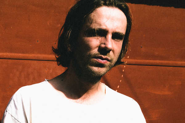 scenestr (@scenestr) on Twitter photo Premiere: "When we first came up with the idea, we couldn't stop laughing at how dumb it was." <a href="/benwrightsmith/">Ben Wright Smith</a>'s new music video 'New Breeze' features a giant body-less head chasing a feuding couple -
scenestr.com.au/music/premiere… Premiere: "When we first came up with the idea, we couldn't stop laughing at how dumb it was." <a href="/benwrightsmith/">Ben Wright Smith</a>'s new music video 'New Breeze' features a giant body-less head chasing a feuding couple -
scenestr.com.au/music/premiere…