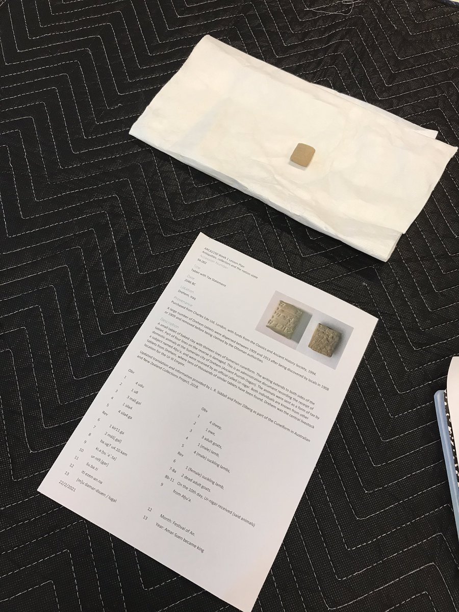 Students in our first session of <a href="/UQ_News/">UQ News</a> #ARCA2150 today asking “what is civilisation?” hands on with artefacts from the <a href="/UQAntiquities/">UQ Antiquities Museum</a> collection @uqsocsci @HASSUQ @mcassidywelch