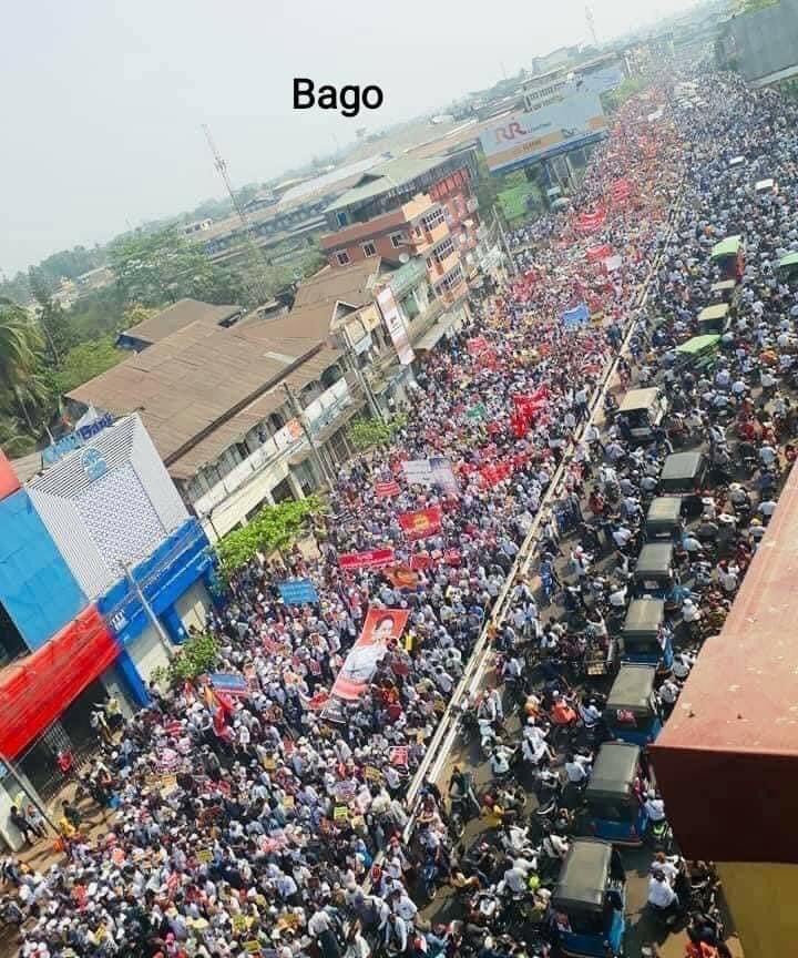 YuraThae's tweet photo. The "Two Five" general strike against the military rule on 22.2.2021 are growing hour by hour nation wide.
#2Fivegeneralstrike #WhatsHappeningInMyanmar #Feb22Coup https://t.co/6GKsoiE9F5