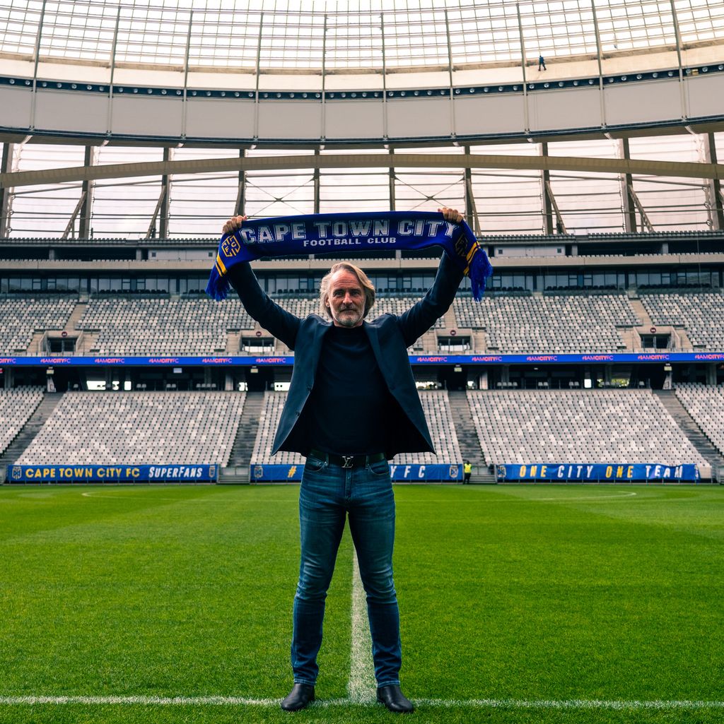 CapeTownCityFC's tweet photo. Happy birthday to Coach Jan Olde Riekerink 👏 

Have a fantastic day boss! 🍻

#iamCityFC 
@joriekerink https://t.co/zoEdumuAEd