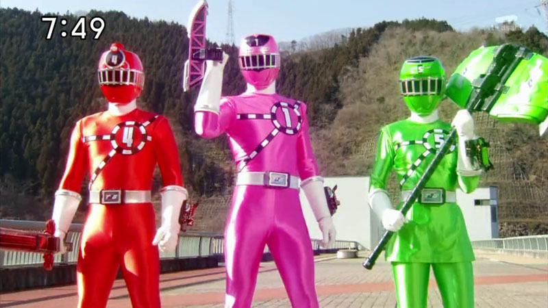 戦隊のピンク 女性の色と言う偏見がある Togetter