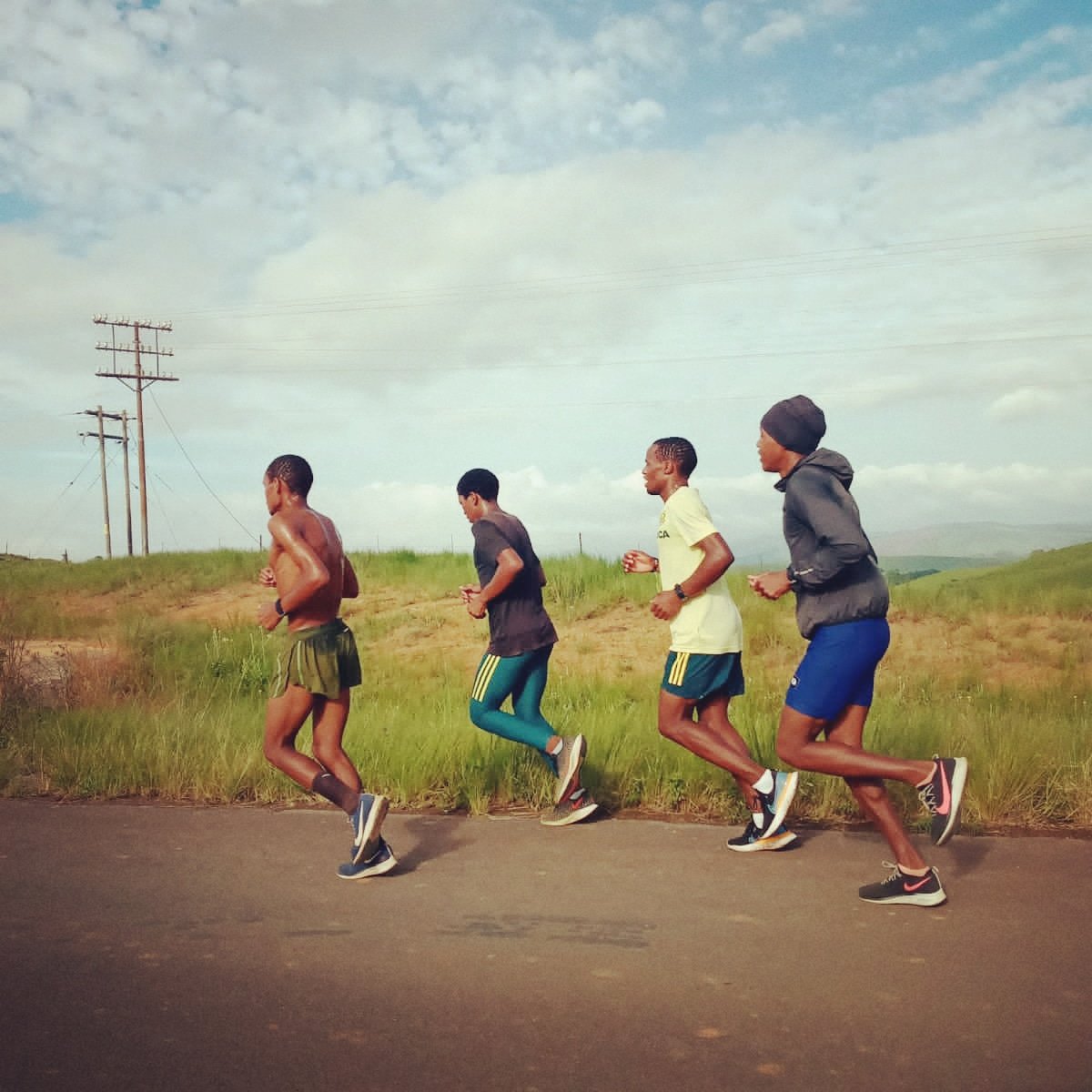 CMabhida's tweet photo. It's Day one of the most xciting phase
specific Preparation
MondayDance @ 40minutes of 2km by 30 seconds slow jog on a smooth gravel.
@pakisomthembu 
@kubheka_sbusiso 
@TokaBadBoy
@MohasaBonang
@MandisaKubheka
@mthokozyc 
@NdumisoSokhela
@LungeloKhumalo
@LekhotlaPulinyana https://t.co/85FcXwuakn