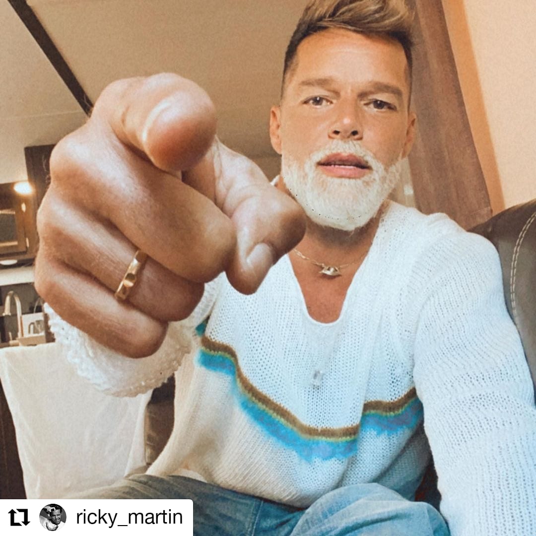 fcventepaca's tweet photo. #Fcrm_ventepacaargentina #FcVentePaCaArgentina @RMwebteam @inpulsemedia #Repost @ricky_martin
• • • • • •
Puerto Rico

Hey tu!!! Mucho ánimo. 
Si si, a ti. Sonríe ☺️ https://t.co/zHEy3Wu339