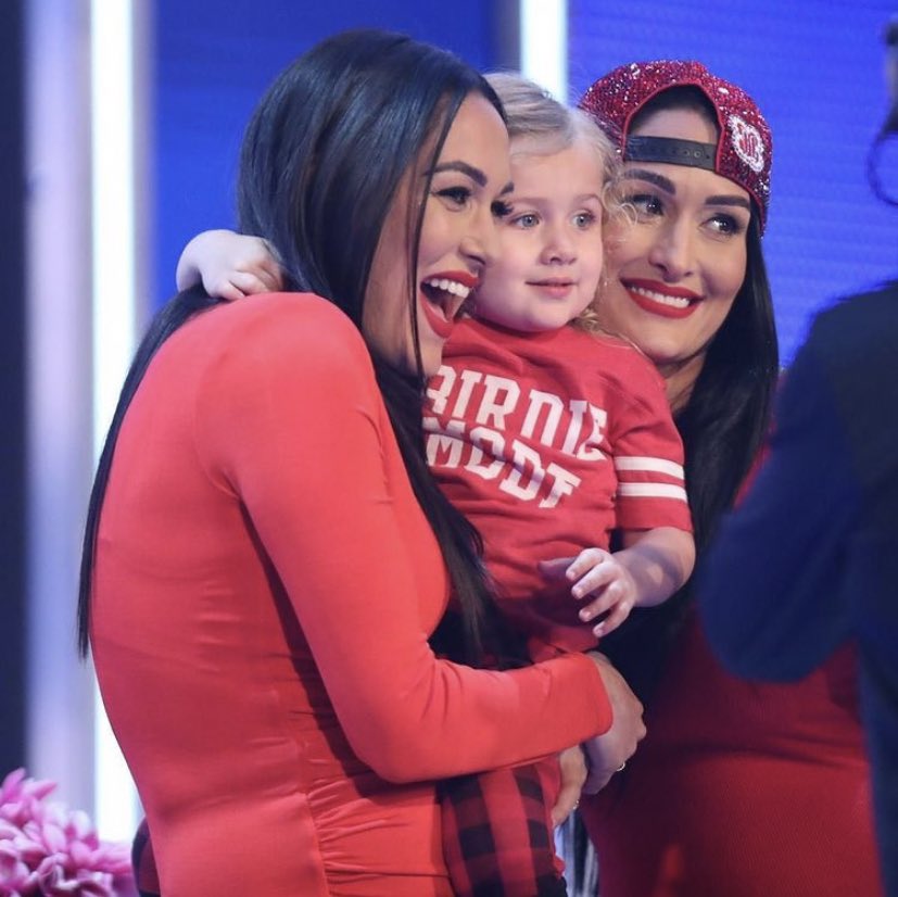 nuna_24's tweet photo. Wow I can’t believe the @BellaTwins #WWEHallofFame announcement was a year ago.
One day the Bellas will get to have a #Bellabration.🙌🏻❤️ #BellaArmy https://t.co/hJHbbubmwd
