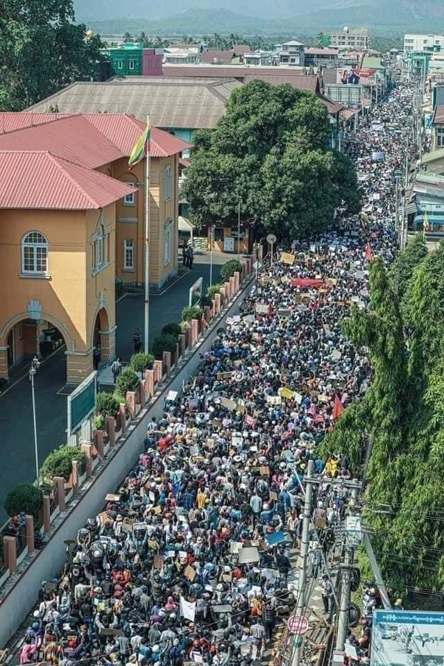 na_gyi's tweet photo. 22.02.2021! Cities across the country, Myanmar! #WhatsHappeningInMyanmar #HearTheVoiceOfMyammar #Feb22Coup #MilkTeaAlliance https://t.co/6LcPjvwgXT