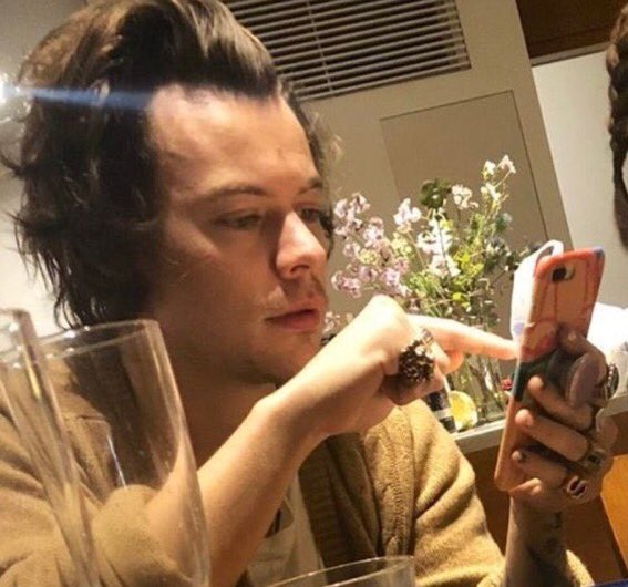 portallsbr's tweet photo. Façam como Harry e Louis... #BBB21 https://t.co/FG94Mglyoz