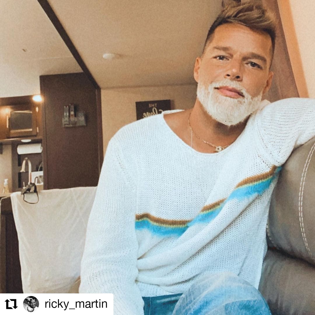 fcventepaca's tweet photo. #Fcrm_ventepacaargentina #FcVentePaCaArgentina @RMwebteam @inpulsemedia #Repost @ricky_martin
• • • • • •
Puerto Rico

Hey tu!!! Mucho ánimo. 
Si si, a ti. Sonríe ☺️ https://t.co/rPs6q26moK