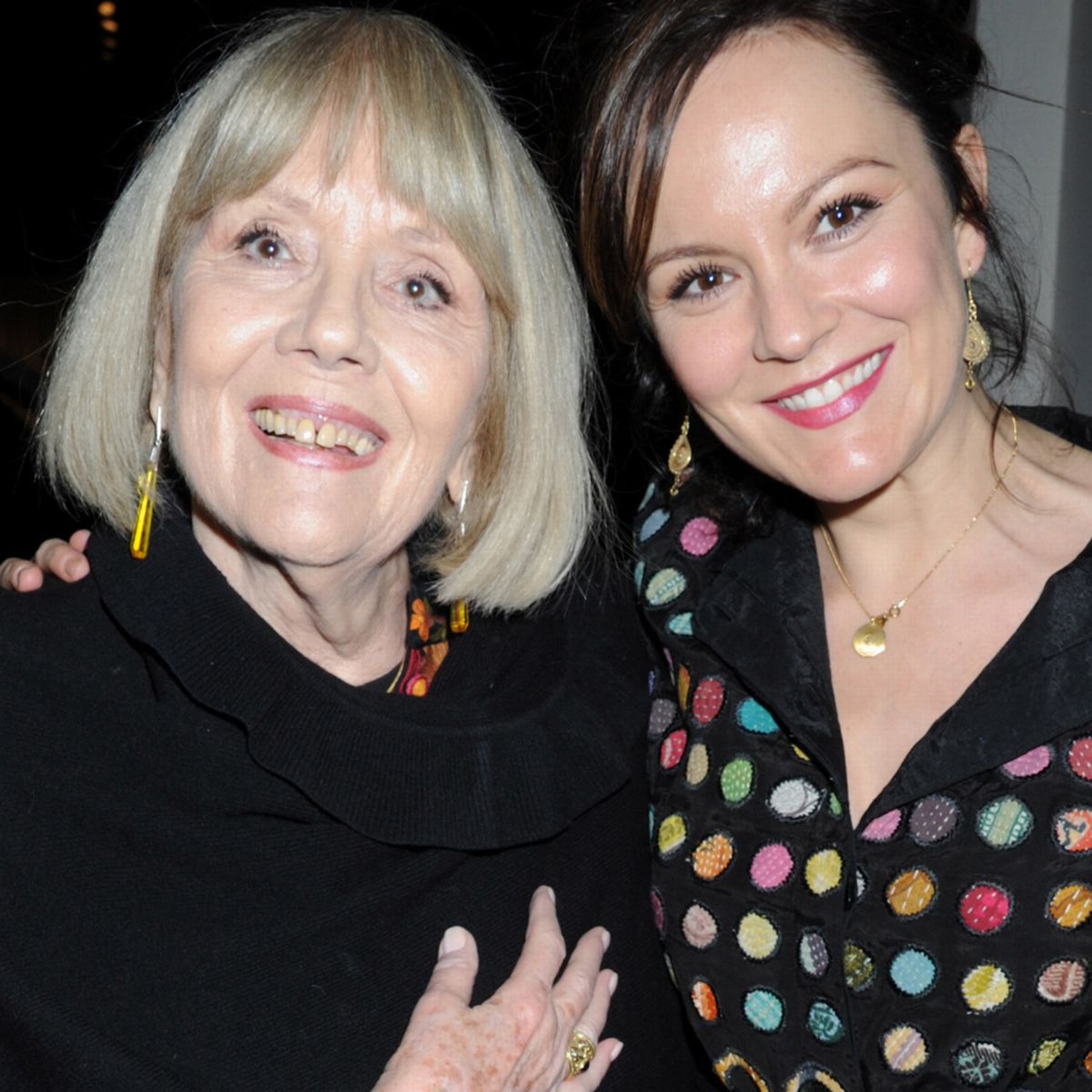L_MarysEyebrows's tweet photo. We have a suggestion for #AllCreaturePBS S2...since Dame Diana Rigg can't return with Tricki Woo, why don't they have Rachel Stirling, Diana's daughter, bring Tricki Woo back to the screen! ^^ https://t.co/I1VaIRxFVg