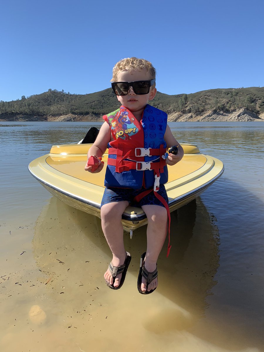 silva_taylorr's tweet photo. Cams ready for lake season 😫 https://t.co/J5Bf55TwkW
