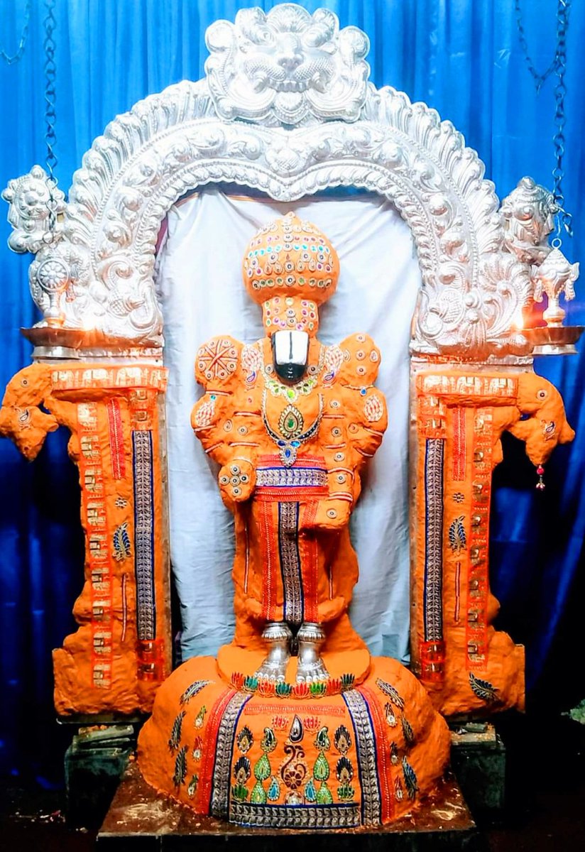 AyyangarBksr's tweet photo. Srichandanam alankaram lo Srinivasa perumal, Sri Venkateswara swamy temple, RR Pet, #Eluru #westgodavari dist., #AndhraPradesh #LostTemple7 #ReclaimTemples #TheSaveTemples #Devalayatrika #indiadivine #HinduJagrutiOrg #Indsamachar #RealHistoryPic
#MadhvaHistory https://t.co/HUczsFia85