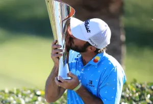 #PGA @thegenesisinv Max Homa pars second playoff hole to win at Genesis
LOS ANGELES – L.A. native Max Homa fell in love with The Genesis Invitational and Riviera Country Club at a very young age. Well he fell for their warm soft pretzels at least. https://t.co/fz8961ER6c