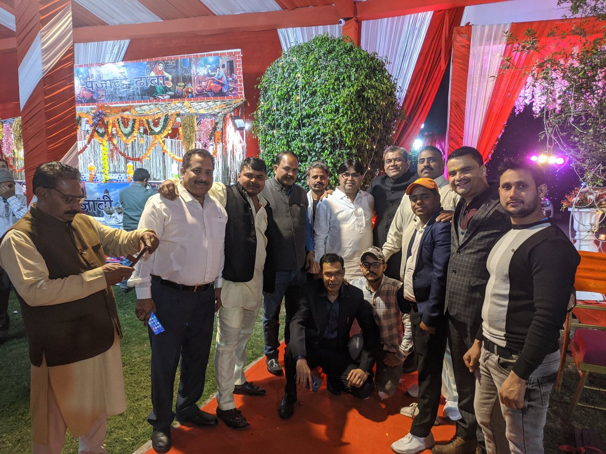 BJP4TKD's tweet photo. 21 फरवरी 2021 ब्राह्मण समाज सेवा संस्था के अध्यक्ष श्री के के पाठक जी के बेटी की शादी में हमारा मंडल परिवार! प्रभु श्री राम बिटिया रानी को आर्शीवाद प्रदान करे।
#82s @poonambhatibjp @rameshbidhuri @SantoshDevi103s @vikrambidhuri https://t.co/D5c7tkGn4m
