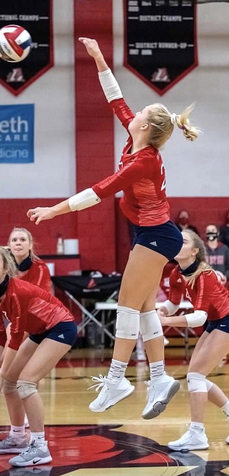 Congrats to senior volleyball player Ellie Orchelle who committed to Chowan University in Murfreesboro, North Carolina. Exciting things to come for Ellie as a Hawk on the volleyball court!