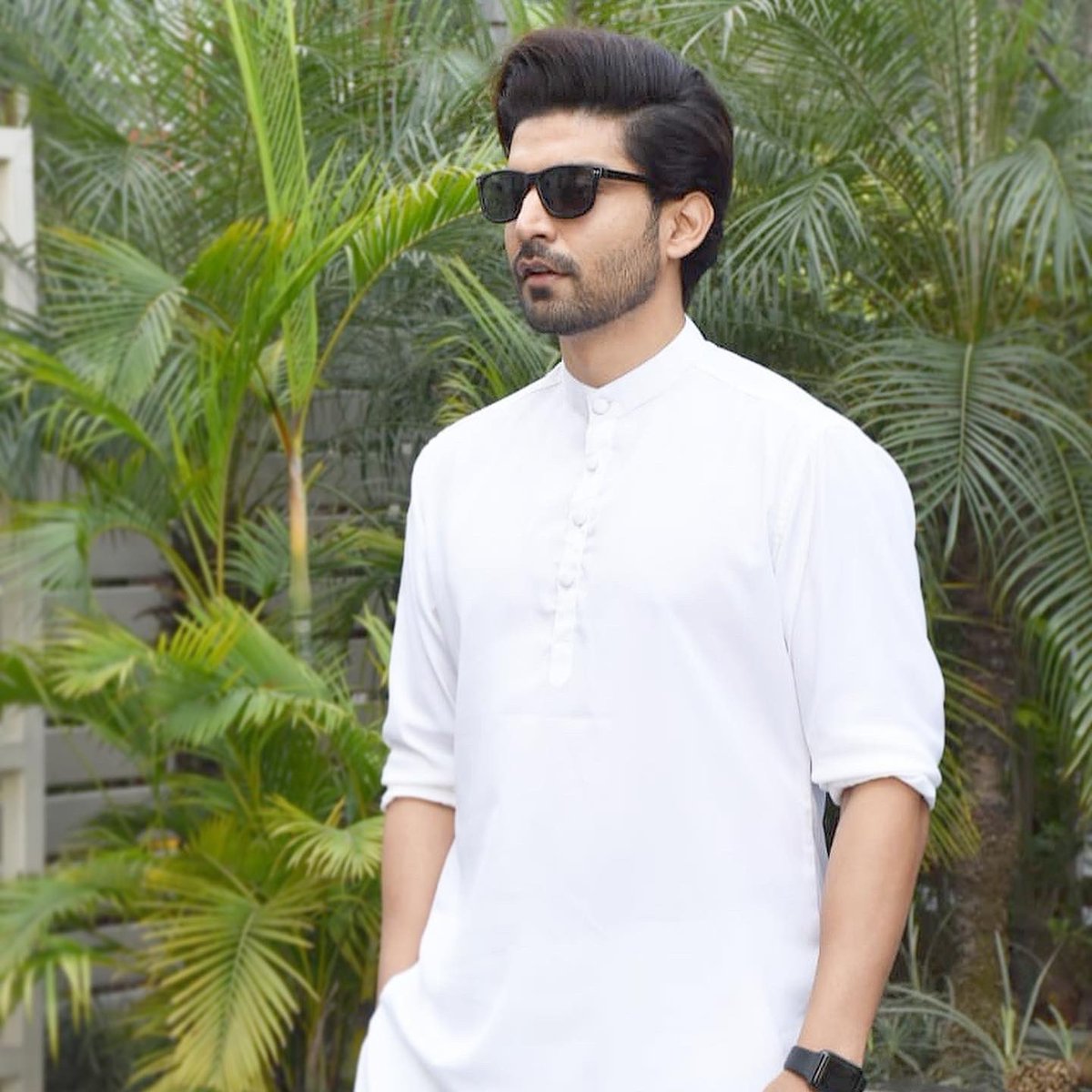 #HappyBirthdayGurmeetChoudhary Wish U a Very Happy Birthday Gurru g... A Fantastic Year Ahead... Babaji Bless U Always... Lots Of Love &amp; Tight Jhappisssssss... 🎂🎁🎉❤❤❤