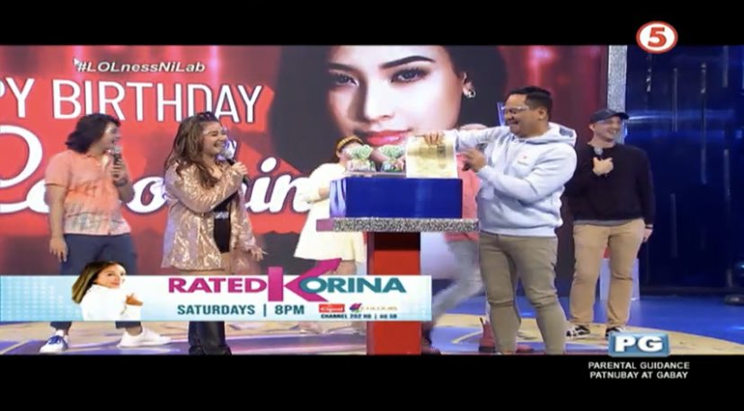 TV5manila's tweet photo. Save the best for last nga naman. Dala ni Kuya Yani na regalo kay Laboching ay ang marriage certificate nila ni Ate Lenlen! Hahaha!
#LOLnessNiLab
#LunchOutLoudOnTV5 https://t.co/f0oNwQzdPn