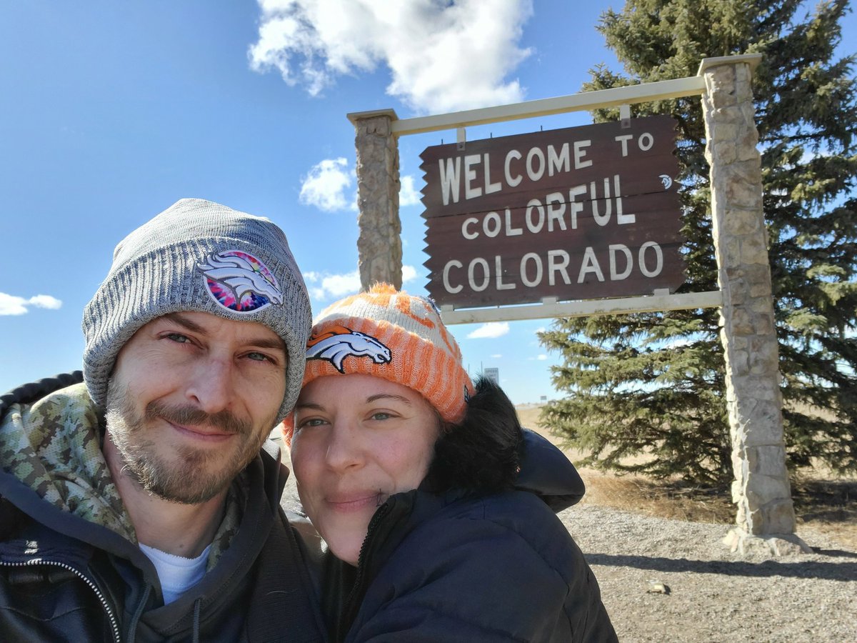 GaryFunkBroncos's tweet photo. For a Sunday without @Broncos football, getting back Home from Wichita with the first load of my (mostly #Broncos ๐) stuff, with a beautiful soul like @Tanda60978336 by my side... what a great Sunday.
#FortunateHuman
#ShareLove
#BroncosCountry
๐งก๐โ๐ค๐๐งก๐ https://t.co/PCTA08hLCP