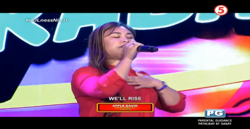 TV5manila's tweet photo. Nagustuhan niyo ba ang super relax rendition ng 'Rise Up' ng restaurant cashier na si Apple David?
#LOLnessNiLab
#LunchOutLoudOnTV5 https://t.co/vTD2VyNn1x