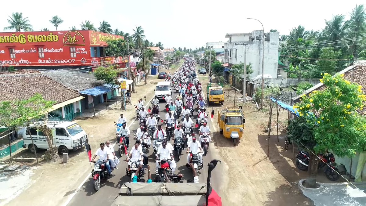 DMKNagapattinam's tweet photo. நாகை தெற்கு மாவட்ட செயலாளர் திரு.@NGowthaman10 அவர்கள் தலைமையில் வேதாரண்யம் தொகுதியில் மாபெரும் இருசக்கர வாகன பேரணி நடைபெற்றது. உடன் கழக நிர்வாகிகள் கலந்துகொண்டன��்.

#DMKNagai https://t.co/SuhUnxqez1