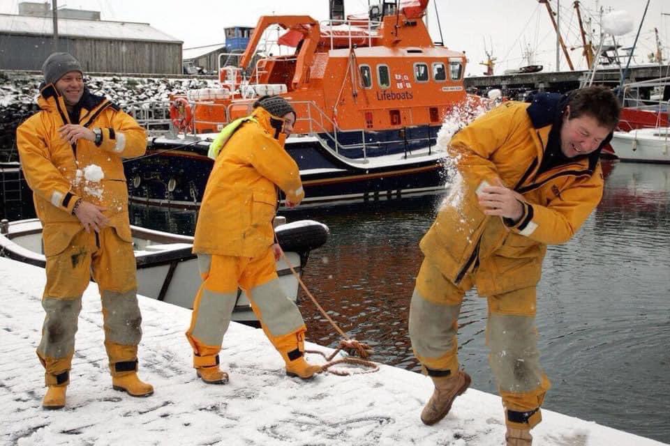Fair winds and a following sea Spencer 💙 you will be missed by so many in our <a href="/RNLI/">RNLI</a> family. Rest in peace mate READ facebook.com/66032592402859… #GoneButNeverForgotten