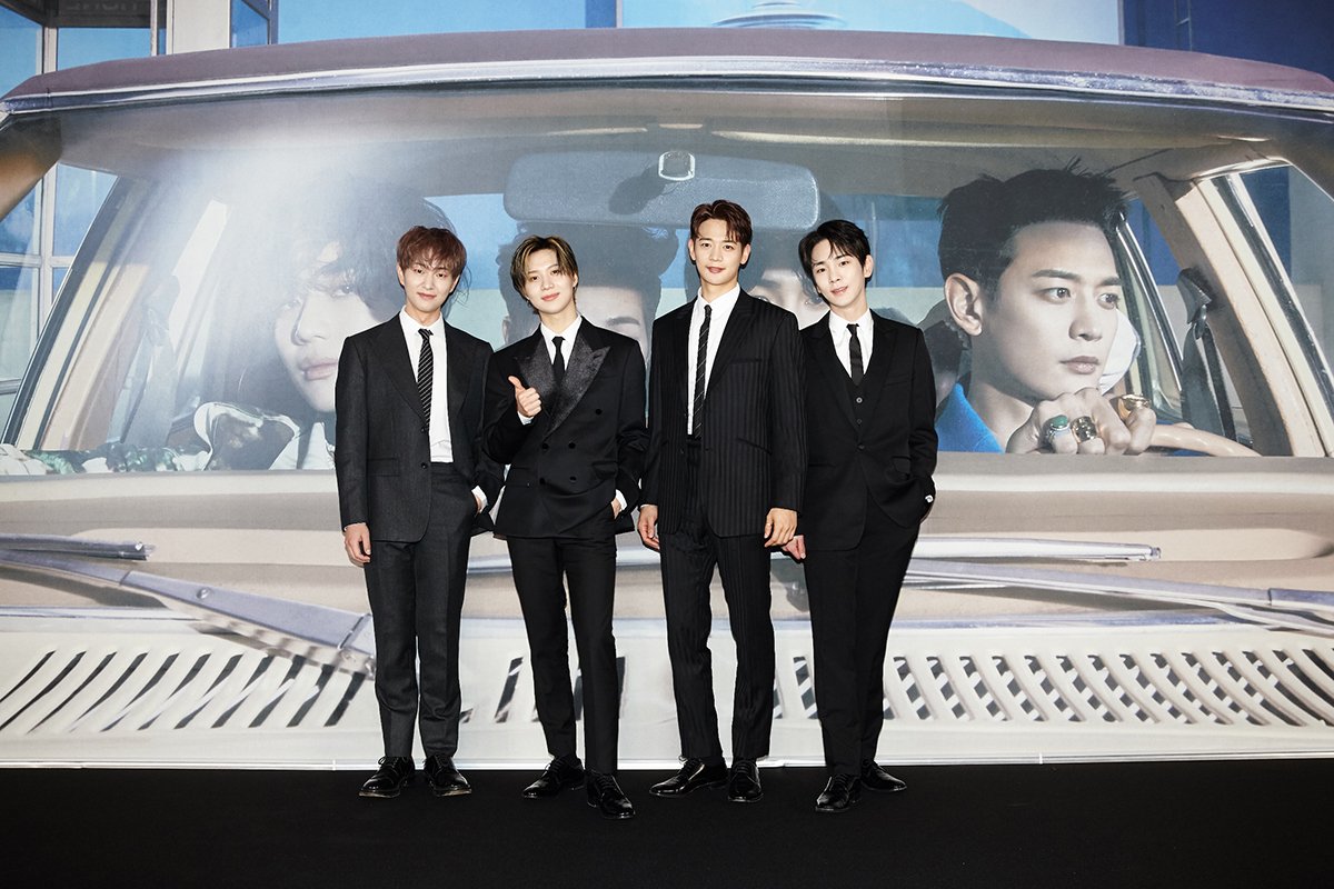 샤이니 ＂'돈트 콜미' 퍼포먼스는 역대급..몰입 될것"
naver.me/xkxSNnsJ 

태민 "흑화된 샤이니를 만날 수 있을 것" "가사에 맞춰 안무를 보면 몰입이 될 것이다"

민호"퍼포먼스와 스타일링도 눈여겨 봐주시길 바란다"라며 "뮤직비디오에 나오는 의상도 키가 아이디어를 내서 추가됐다"