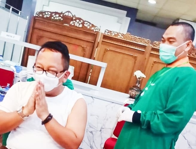 Sinung N. Rachmadi (@sinoeng69) on Twitter photo Alhamdulillah..
#VaksinasiCovid19_ASN
Semoga selalu sehat dan tetap disiplin ya..
#MemakaiMasker
#MencuciTanganDgSabun
#MenjagaJarakCukup
#MenghindariKerumunan
#MengurangiMobilitas
<a href="/disporaparjtg/">Disporapar Jateng #JelajahJatengSekarang</a> <a href="/VisitJawaTengah/">Visit Jawa Tengah</a> <a href="/JogjaUpdate/">jogjaupdate.com</a> <a href="/shafigh/">shafigh p. lontoh</a> Alhamdulillah..
#VaksinasiCovid19_ASN
Semoga selalu sehat dan tetap disiplin ya..
#MemakaiMasker
#MencuciTanganDgSabun
#MenjagaJarakCukup
#MenghindariKerumunan
#MengurangiMobilitas
<a href="/disporaparjtg/">Disporapar Jateng #JelajahJatengSekarang</a> <a href="/VisitJawaTengah/">Visit Jawa Tengah</a> <a href="/JogjaUpdate/">jogjaupdate.com</a> <a href="/shafigh/">shafigh p. lontoh</a>