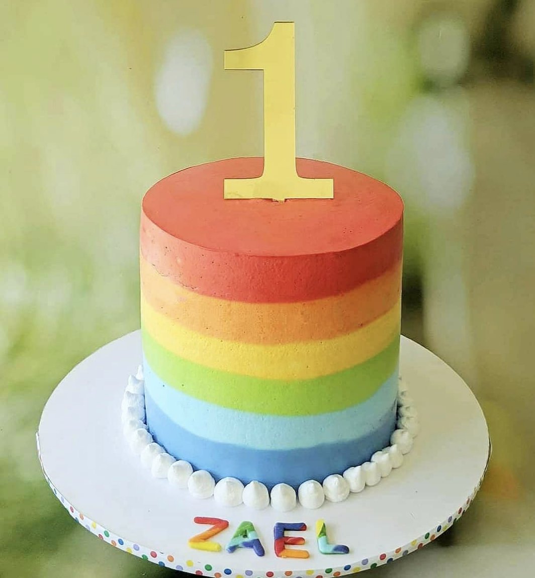 Rainbows are celebrations in the sky, so why not on cake! This gorgeous rainbow cake was created by nimmy.fran and it is pure happiness. Magic Colour Pro Gels are concentrated pigments that give you true hues. Ask your local supplier for Loyal &amp; Magic Colours!