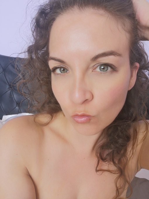 Coucou bien dormi ? https://t.co/FkI00ATeOw