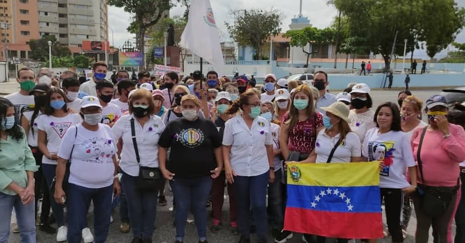 ErickaRerickac1's tweet photo. #08Marzo2021 Hoy presentes en la Plaza Macario Yépez las mujeres Acción Democratista ...nuestro compromiso inquebrantable con la Democracia, con Venezuela y con @ADemocratica #SeguimosADelante
#ADEnResistencia https://t.co/vevS5Ys6dl