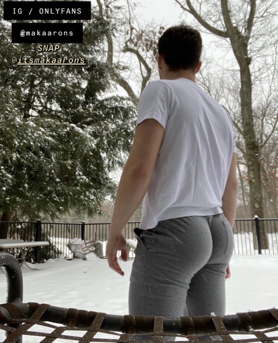 Wut u lookin at..😝 went out at the crack of dawn to take in the beauty. Peep 👀 the gram for more🙈🖤 https://t