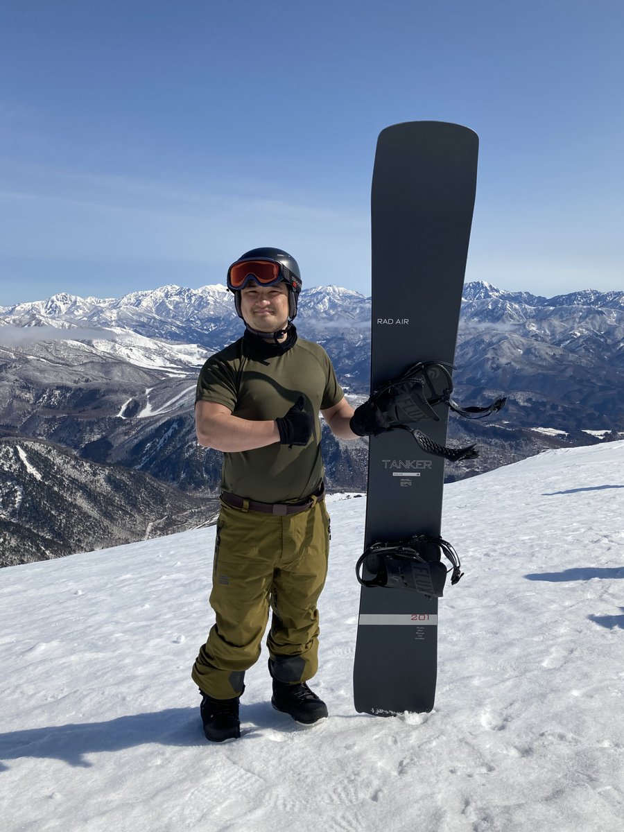 2メートルあるスノーボード板、Tanker 201のレビュー