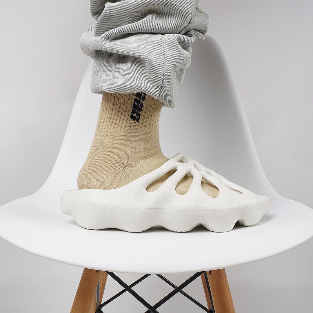 Another colorway of the adidas Yeezy 450 Slide has surfaced. Who's rocking  these Summer '21? : yeezymic