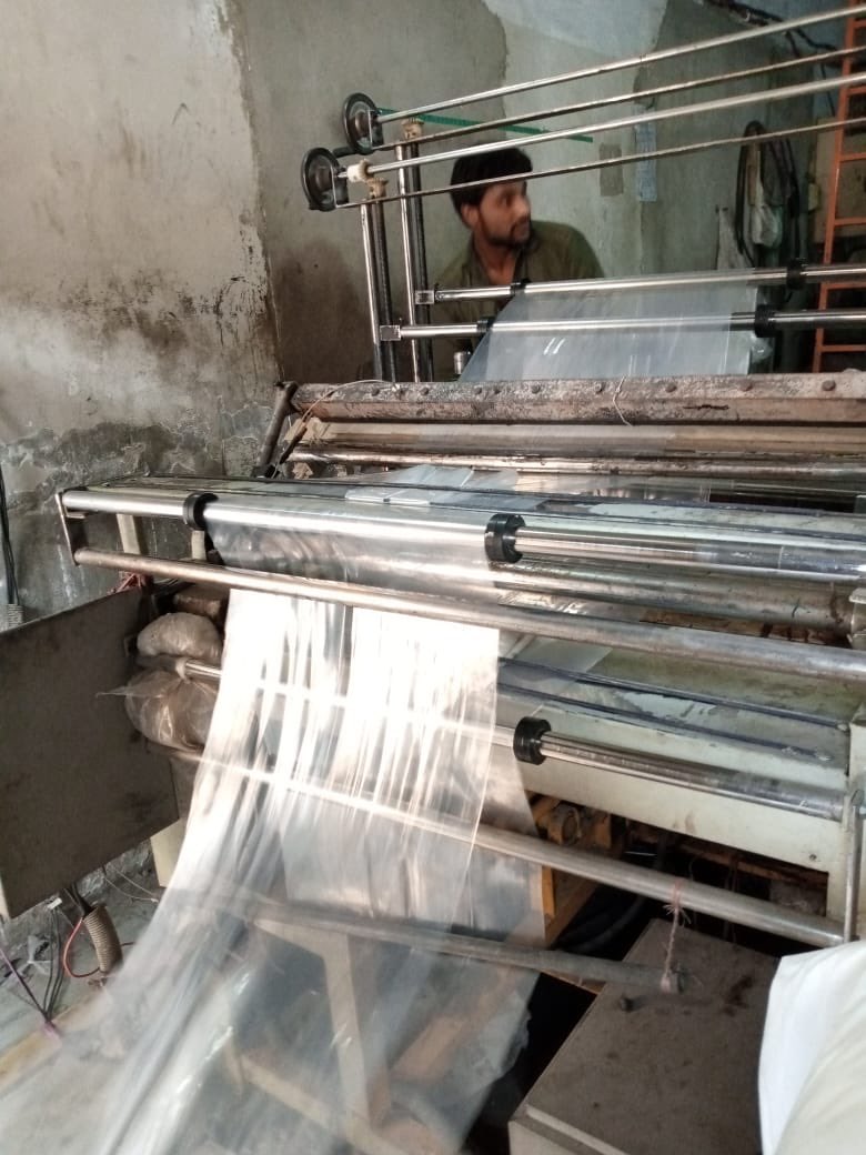 PakEPAIslamabad's tweet photo. Joint Enforcement Team of #PakEPA &amp; @ClimateChangePK inspected (4) PE-bag industrial units today in I-9 &amp; I-10. Penalty of Rs.100,000 was imposed on violator. Legal notices were issued to 2

If you are a manufacturer of PE bag in ICT, contact EPA today for authorisation procedure https://t.co/7mWeE9fQFa