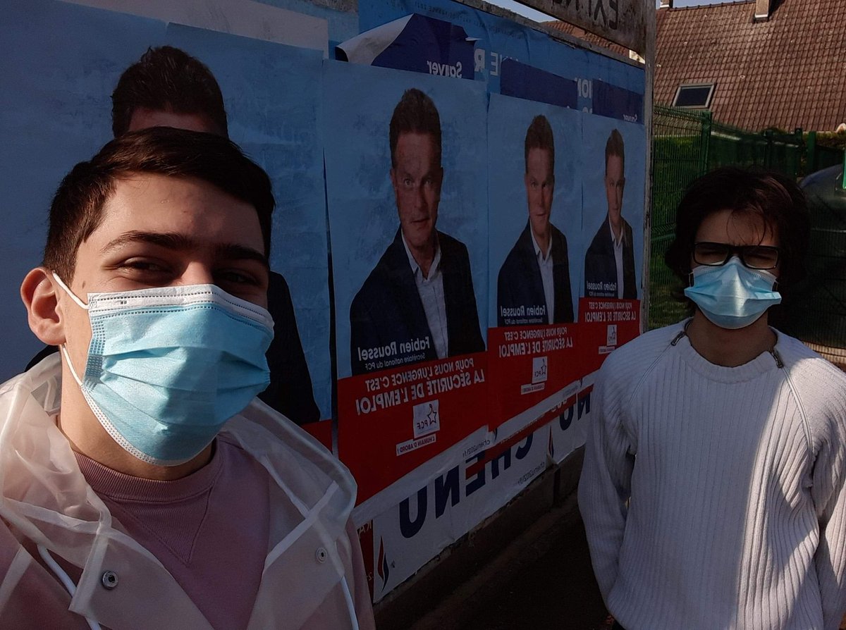 Toujours présente, la section PCF d'Hénin-Beaumont a fait une après midi collage ! 

La lutte continue 💪