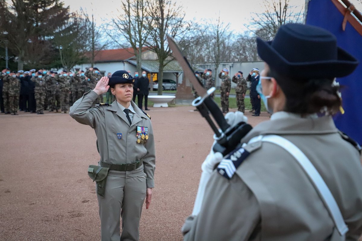 MCO_Terre's tweet photo. [#operationnELLES] 
Idée reçue 💡 : La maintenance est un métier d’homme.
Les faits 📊 : 25% de féminisation à la direction centrale de la SIMMT. Une mixité à tous les niveaux de responsabilité. 
#FiersdeNosMaintenanciers https://t.co/RWxTTVV3e0