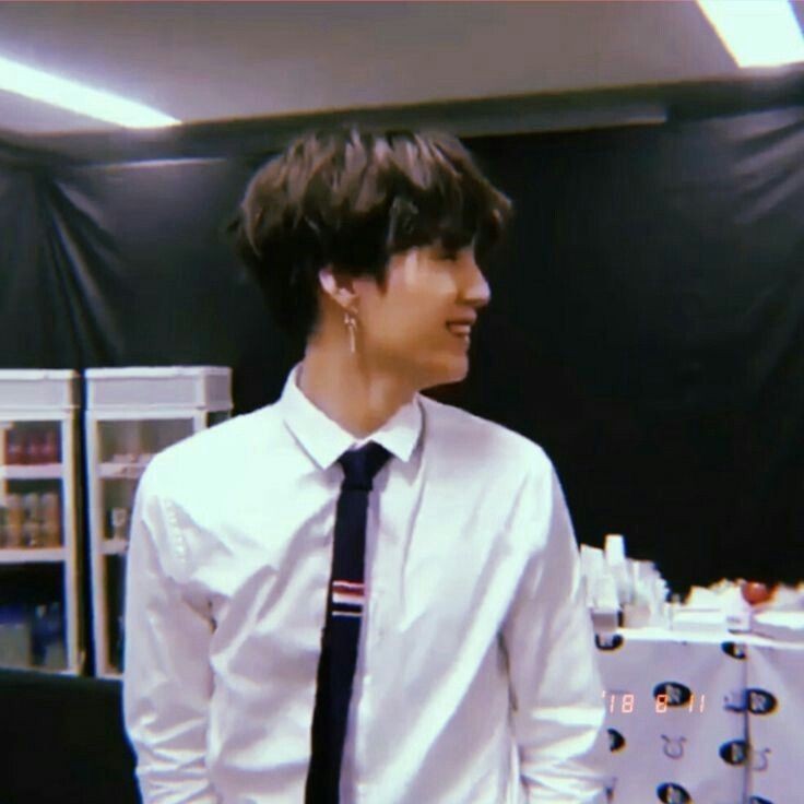 Katmochi1's tweet photo. @BTS_twt feliz cumpleaños a nuestro gigi 🍊💜 el es mi lugar seguro
#HappyBirthdayYoongi #HAPPYSUGADAY #HappyBirthdaySUGA #YoongiDay https://t.co/cmSCgM2F5j