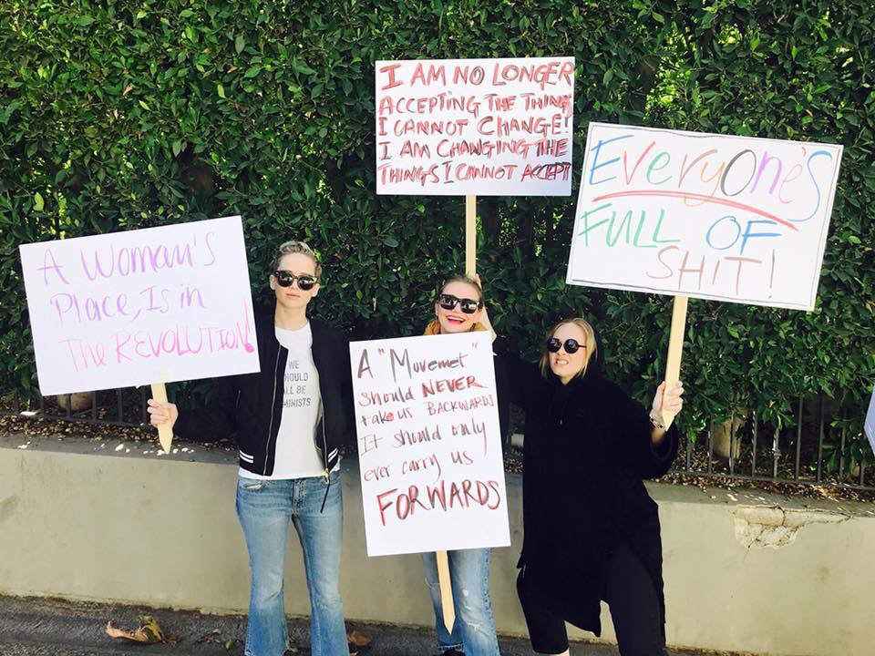 RT @JLawrenceBrsite: Jennifer Lawrence, Adele e Cameron Diaz na Women's March (2018) #WomensDay https://t.co/fGTTgJAC17