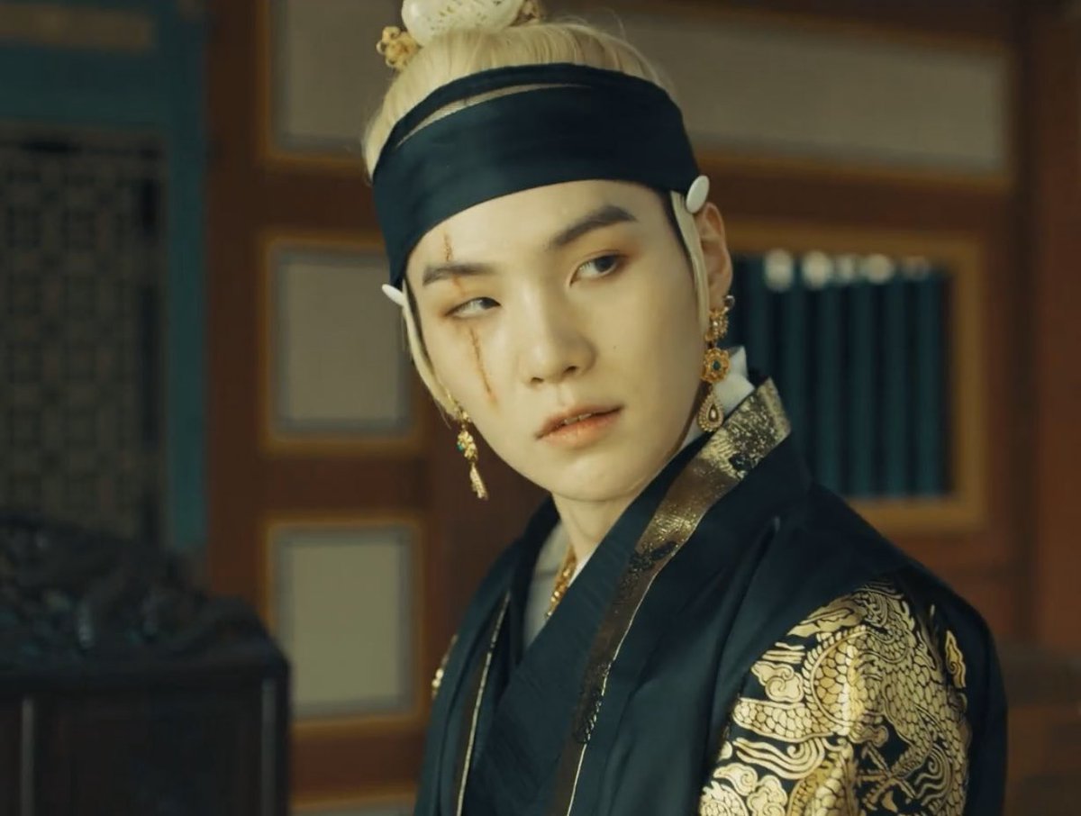 BahamaArmys's tweet photo. 30. "I'm afraid of the fall but not the landing"
#HappySUGADay
#HappyBirthdaySUGA
#29YearsWithSUGA
#NothingHasChangedBetweenUs
#MinSugaDay
#HoneyFMDJDay
#AlwaysWithYoongi
#WeCouldNeverForgetYoongi
#OurHeartsAreStillTheSame
#GlossDay
#29ReasonsToLoveSUGA https://t.co/DP3S8wVt0H