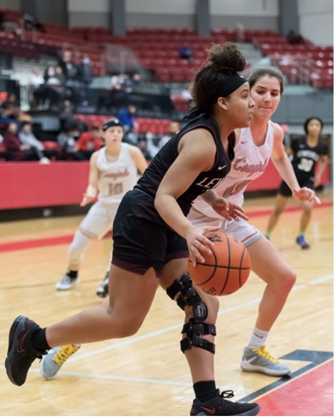 melissa_reed_'s tweet photo. Super proud of our baby girl. Tough coming back in 10 months after a torn ACL but she worked so hard and had a tremendous season. All-District Honorable Mention and Academic All-District. Can’t wait for a GREAT summer with the @NTSHOCKERS @DeuceeReed https://t.co/0zRe9VxQTw