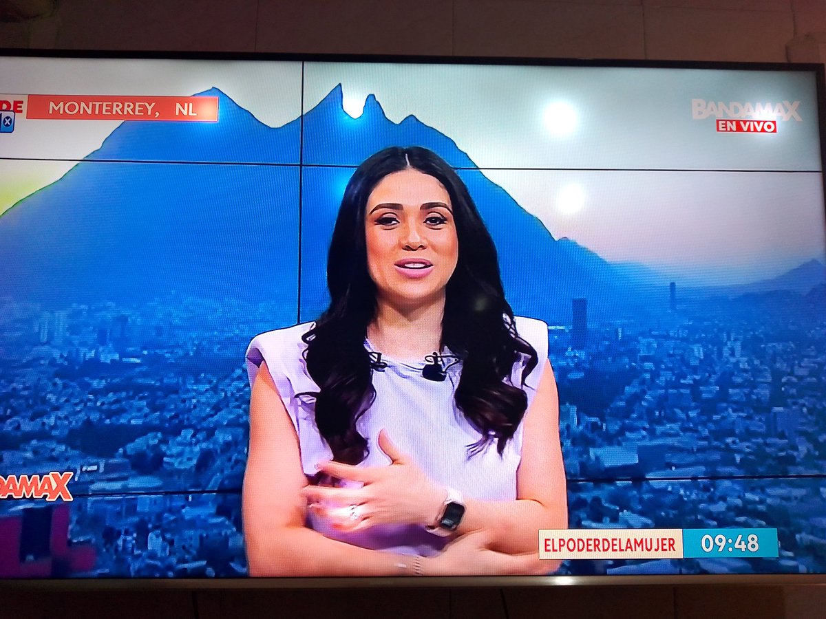 emilianosanches's tweet image. #ElPODERDELAMUJER es siempre ser ese ejemplo de vida de nunca rendirte ante nada de ser amiga madre hija compañera como mi Ángel 😇 @lizbriones siempre haciendo un extraordinario trabajo en #BuenosDiasBandamax y siendo un orgullo para todos los que la queremos y apoyamos 😍💖😘😍